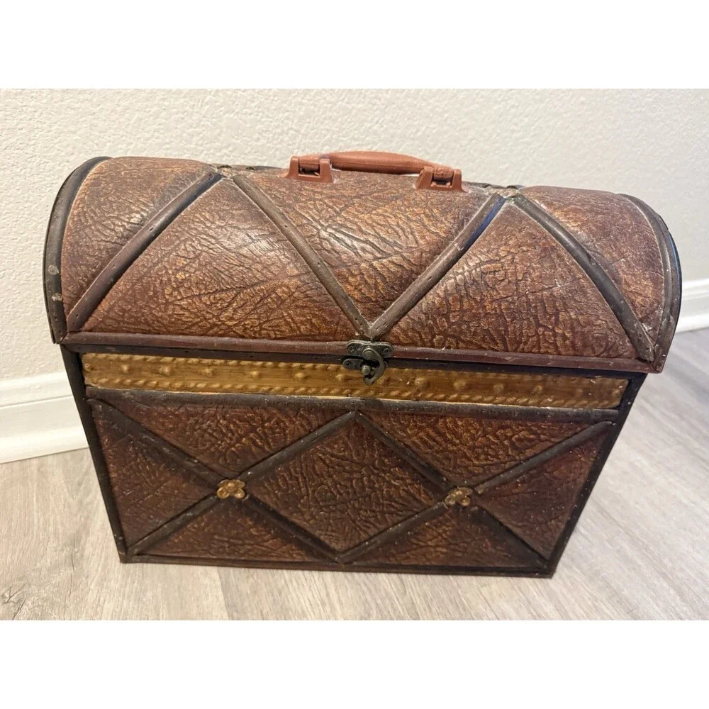 Vtge 30th wooden Box Covered by Natural leather Treasure Cheat Design, Domed Lid